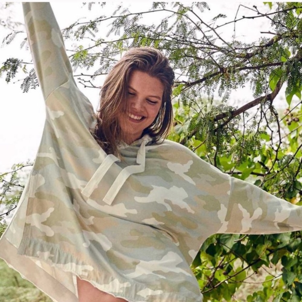 🆕 AERIE Lightweight Sunwashed Desert Camo Hoodie Oversized Sweatshirt, Size S